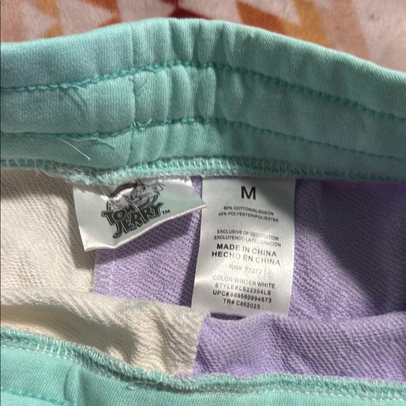 Tom and Jerry Colorblock Shorts - Picture 2 of 3